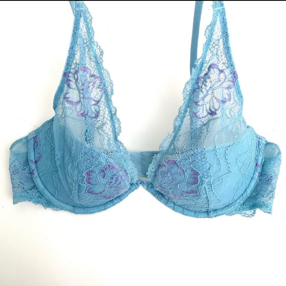 Samantha Chang blue lace bra size 34C